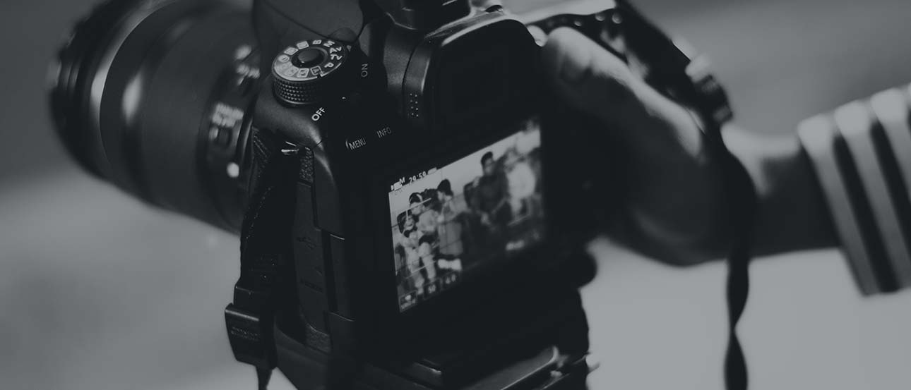 Collaboration with school photographers for the production of student cards